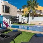 Seaview With Pool, Gym & Cinema Villa