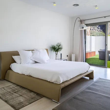 Seaview With Pool, Gym & Cinema Villa *