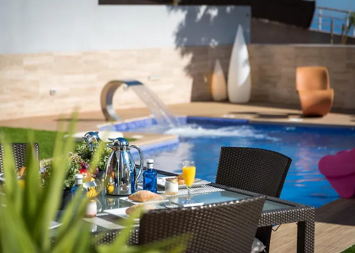 빌라 Seaview With Pool, Gym & Cinema