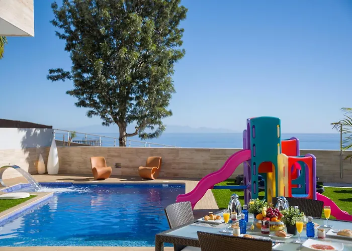 빌라 Seaview With Pool, Gym & Cinema *