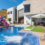فيلة Seaview With Pool, Gym & Cinema سانتا كروز دي تينيريف