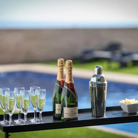 Villa Seaview With Pool, Gym & Cinema